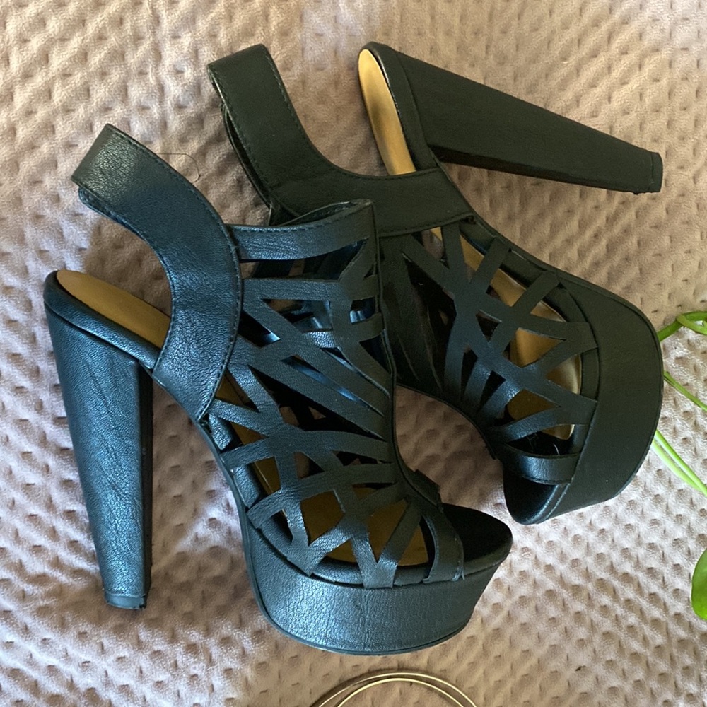 Platform Black gladiator heel